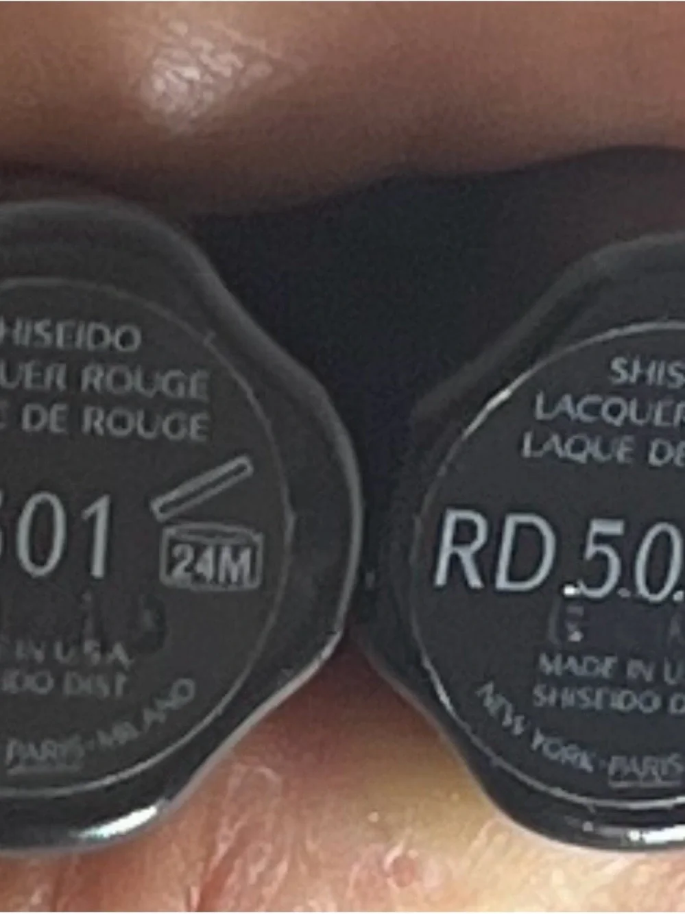 Shiseido RD.501 Drama, Lacquer Rouge lipsticks (2) NNB